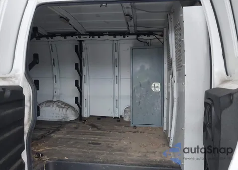 2017 Chevrolet Express 2500 Work Van from USA, damaged, VIN 1GCWGAFF9H1138777